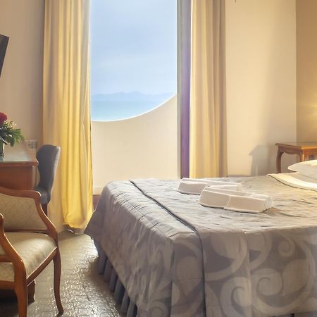 Hotel Sinuessa Terme Мондрагоне Экстерьер фото