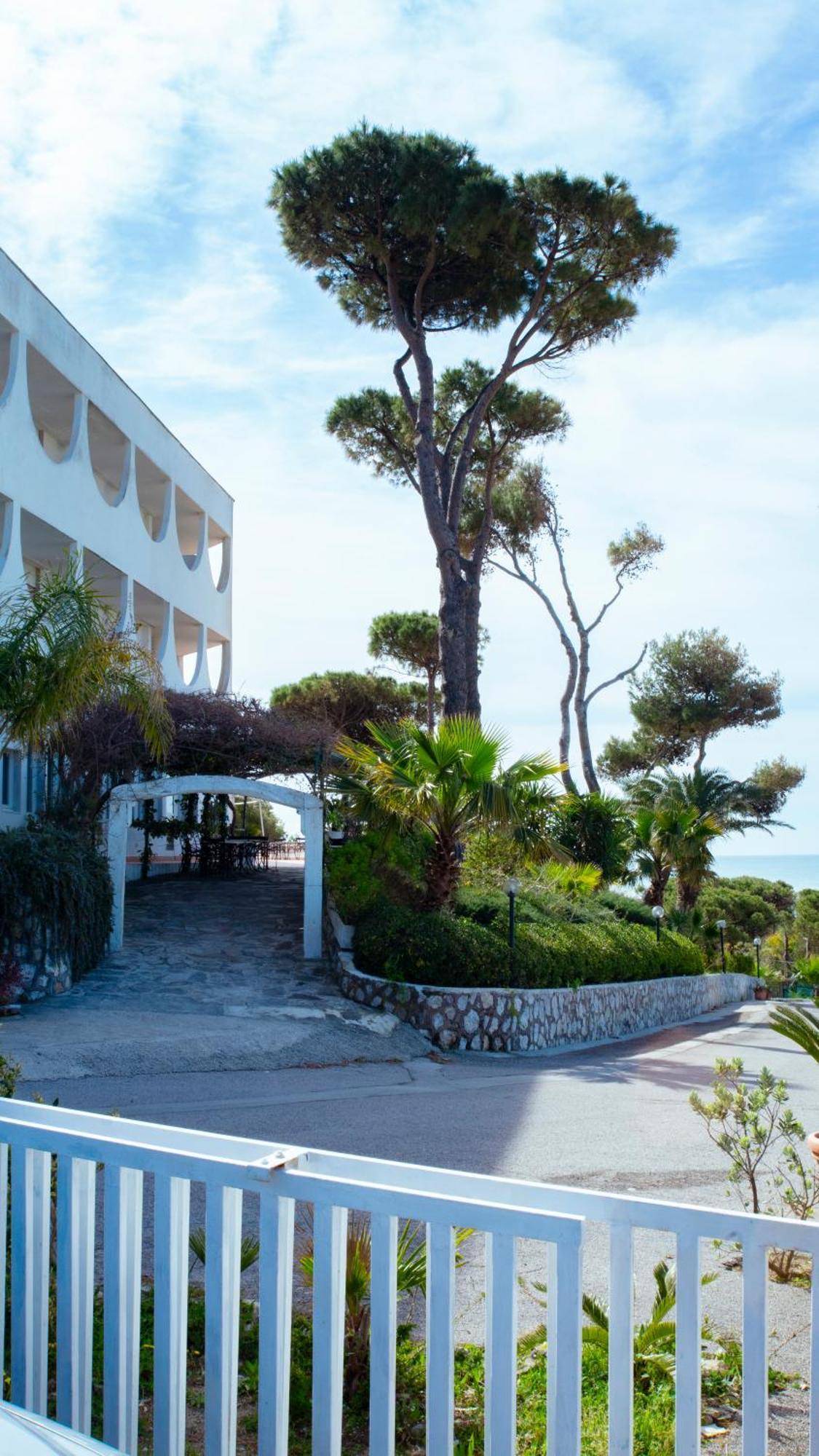 Hotel Sinuessa Terme Мондрагоне Экстерьер фото
